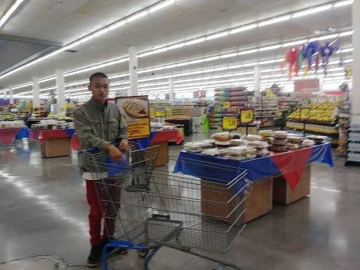 Supermarket «Food City», reviews and photos, 1940 W Indian School Rd, Phoenix, AZ 85015, USA