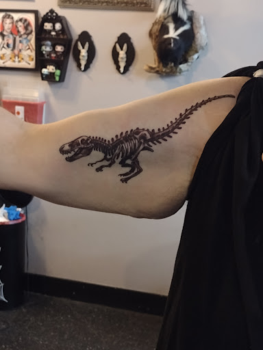 Tattoo Shop «Red Rabbit Studio», reviews and photos, 454 W Turkeyfoot Lake Rd, Akron, OH 44319, USA