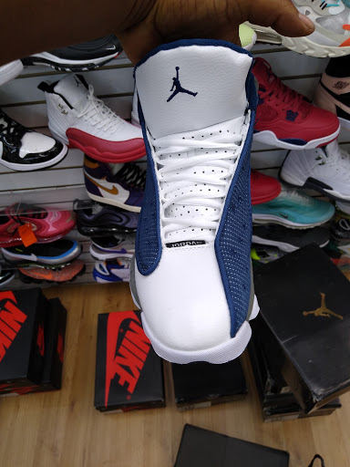 Discount Store «Greenbriar Discount Mall», reviews and photos, 2975 Headland Dr SW, Atlanta, GA 30311, USA