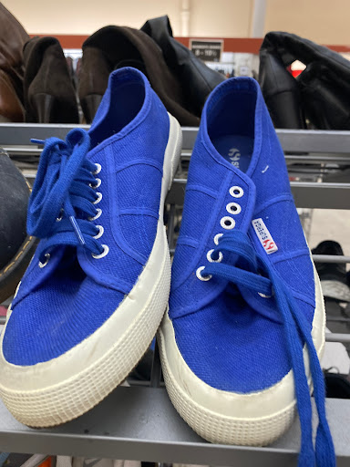 Thrift Store «Goodwill - Sherman Oaks», reviews and photos, 14760 Ventura Blvd, Sherman Oaks, CA 91403, USA