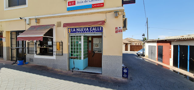 La Nueva Calle Cobisa: Cerca de Puy du fou C. Libreros, Num 1, 45111 Cobisa, Toledo, España