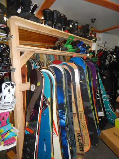 Ski Shop «Cabin Craft Snowboard & Ski Shop», reviews and photos, 2 Main St, Spring Mt, PA 19478, USA