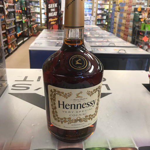 Liquor Store «Annapolis Wine & Spirits», reviews and photos, 1307 Forest Dr, Annapolis, MD 21403, USA