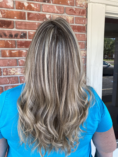 Beauty Salon «Aguilar Beauty & Barber Salon», reviews and photos, 645 10th St E, Palmetto, FL 34221, USA