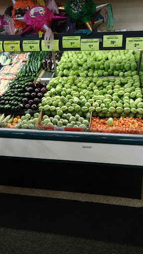 Grocery Store «Super Mercados El Guero», reviews and photos, 850 N Farnsworth Ave, Aurora, IL 60505, USA