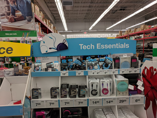 Office Supply Store «Staples», reviews and photos, 1104 W Broad St, Falls Church, VA 22046, USA