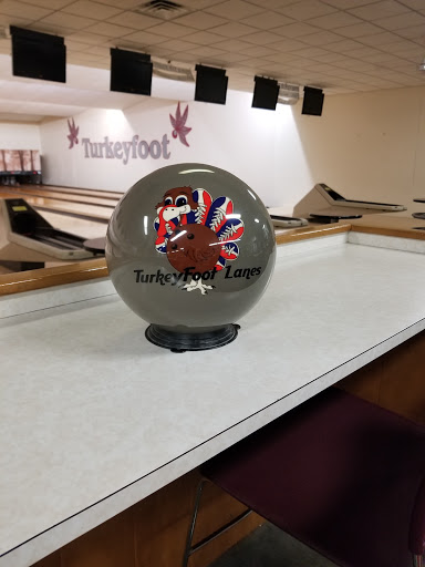 Bowling Alley «Turkeyfoot Lanes», reviews and photos, 3911 S Main St, Akron, OH 44319, USA