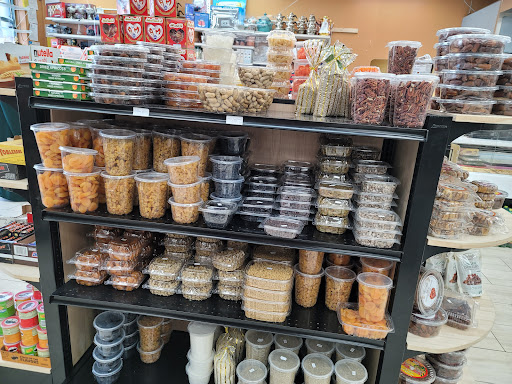 Asian Grocery Store «Sayar Food Market», reviews and photos, 3 Everett St #3e, Revere, MA 02151, USA