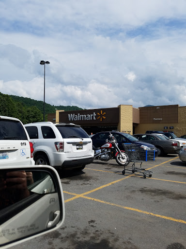 Discount Store «Walmart», reviews and photos, 201 Walton Rd, Harlan, KY 40831, USA