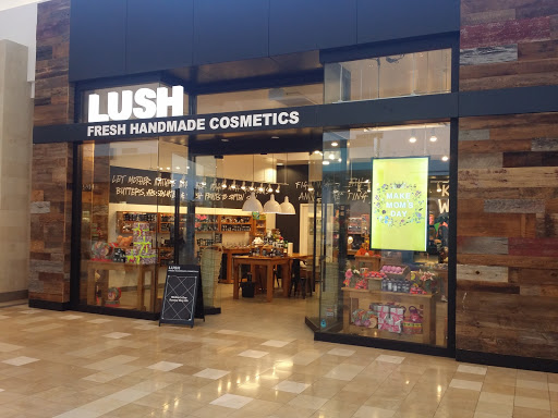 Cosmetics Store «Lush Cosmetics», reviews and photos, 3111 W Chandler Blvd, Chandler, AZ 85226, USA
