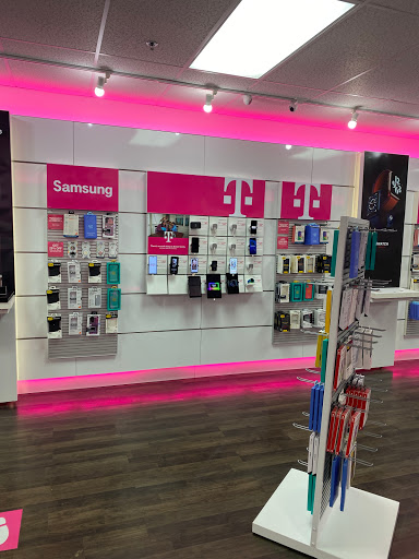 Cell Phone Store «T-Mobile», reviews and photos, 16600 W 159th St #103, Lockport, IL 60441, USA