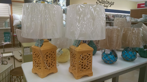 Shopping Mall «Plantation Point Shopping Center», reviews and photos, 6461 Plantation Center Dr, Raleigh, NC 27616, USA