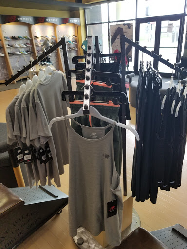 Shoe Store «New Balance Chicago», reviews and photos, 2369 N Clark Street, Chicago, IL 60614, USA