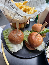 Hamburger du Restaurant Capri Saint-Honoré à Paris - n°1