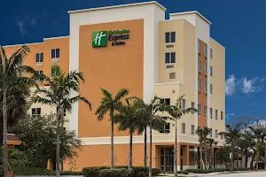 Holiday Inn Express & Suites Fort Lauderdale Airport South, an IHG Hotel image