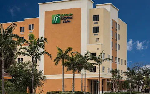 Holiday Inn Express & Suites Fort Lauderdale Airport South, an IHG Hotel image