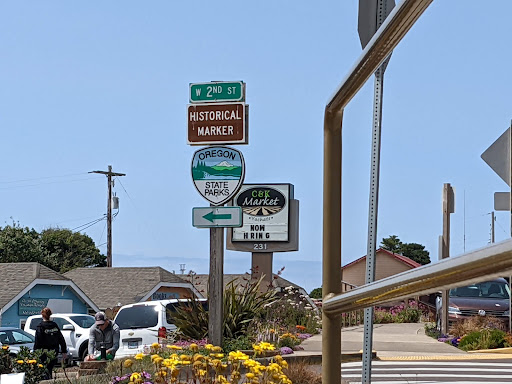 Grocery Store «C&K Market», reviews and photos, 231 US-101, Yachats, OR 97498, USA