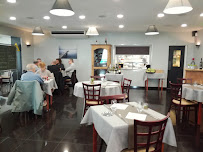 Atmosphère du Restaurant français L'ESCALE RESTAURANT TRAITEUR à Prouvy - n°18
