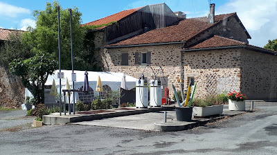 Aire de camping-car LESIGNAC-DURAND à Lésignac-Durand