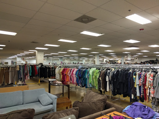 Thrift Store «The Salvation Army Family Store & Donation Center», reviews and photos, 340 Townline Rd, Mundelein, IL 60060, USA