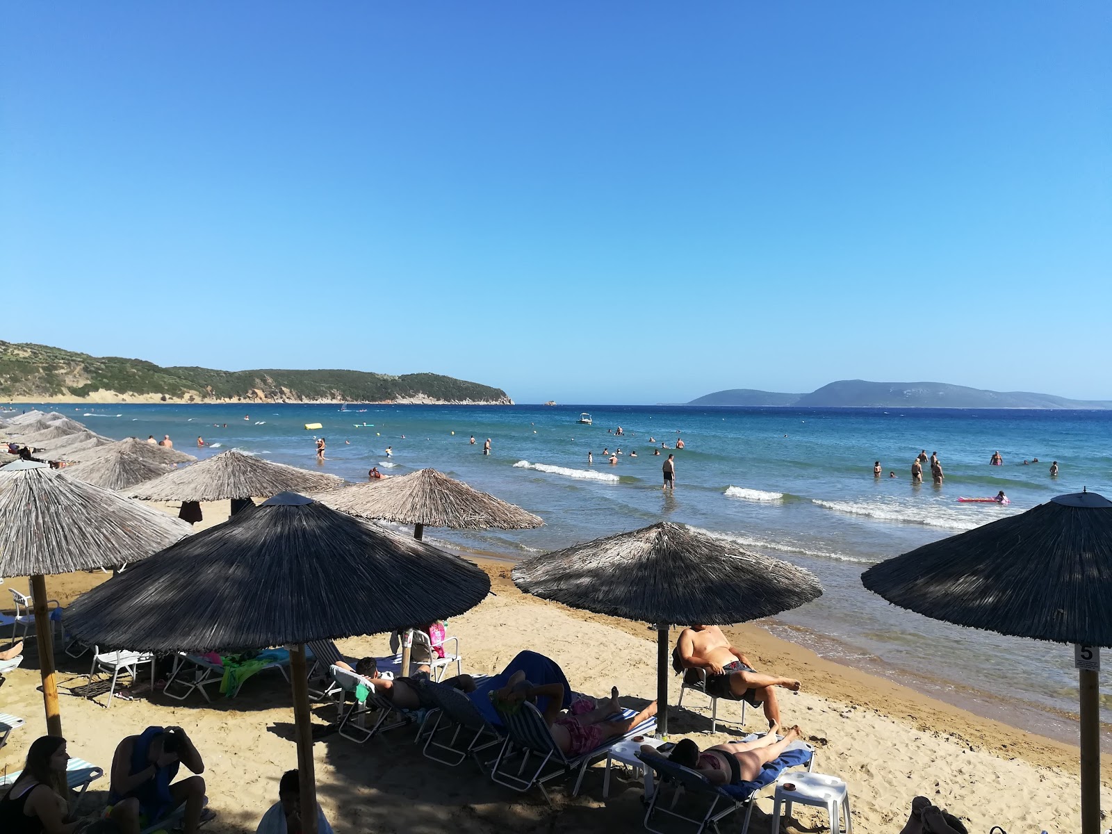 Photo of Lámpes beach amenities area