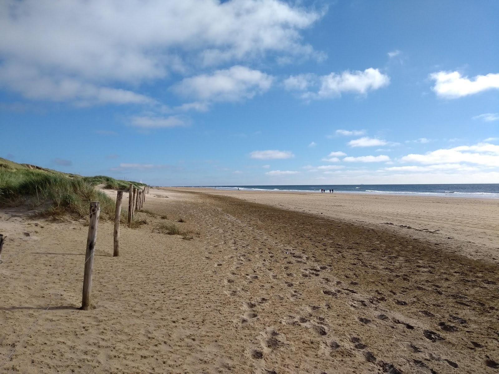 Foto de Egmond aan Zee com água turquesa superfície