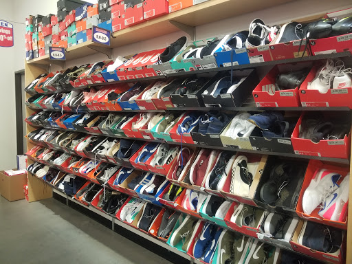Shoe Store «WSS», reviews and photos, 460 San Fernando Mission Blvd, San Fernando, CA 91340, USA