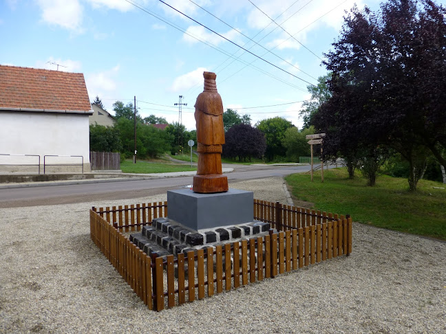 Nepomuki Szent János szobor, Bátonyterenye-Maconka. - Kertészkedő