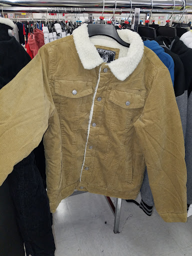 Department Store «Burkes Outlet», reviews and photos, 234 Sam Walton Dr, Russellville, KY 42276, USA