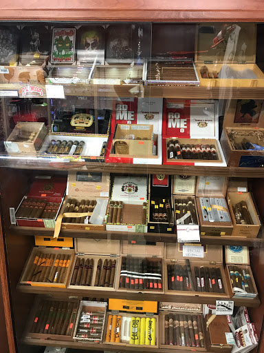 Tobacco Shop «Puff&Pass Smoke Shop», reviews and photos, 14151 Ramona Blvd #2B, Baldwin Park, CA 91706, USA