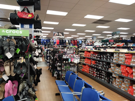 Sporting Goods Store «Big 5», reviews and photos, 3719 E Colorado Blvd, Pasadena, CA 91107, USA