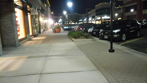 Shopping Mall «Burr Ridge Village Center», reviews and photos, 701 Burr Ridge Pkwy, Willowbrook, IL 60527, USA