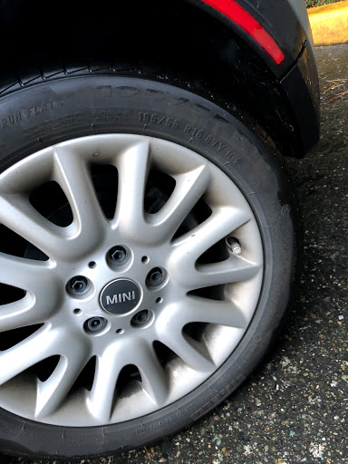 Tire Shop «Discount Tire Store - Shoreline, WA», reviews and photos, 19905 Aurora Ave N, Shoreline, WA 98133, USA