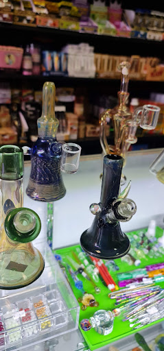 Tobacco Shop «Wizard Hat Smoke Shop», reviews and photos, 2406 W Parmer Ln #96, Austin, TX 78727, USA