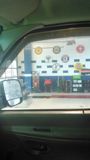 Oil Change Service «TEAMCAMC / Oil Change and Complete Auto Maintenance Center», reviews and photos, 1715 N Telegraph Rd, Monroe, MI 48162, USA