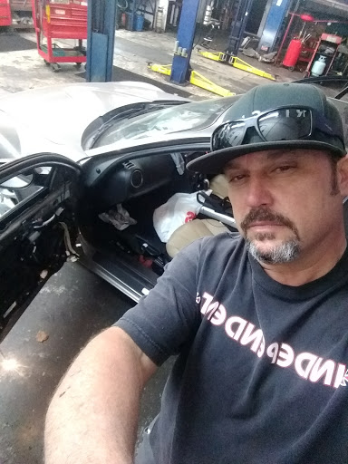 Auto Repair Shop «Fitzgeralds Auto Care Center», reviews and photos, 2066 Placentia Ave, Costa Mesa, CA 92627, USA