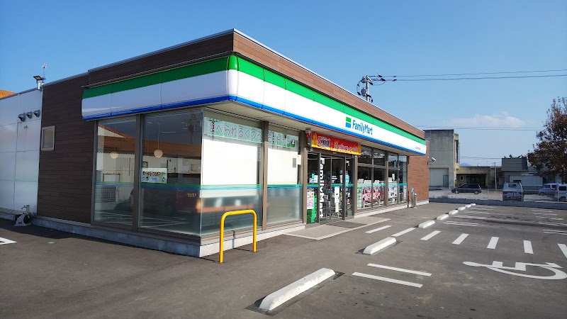 ファミリーマート 志摩可也小学校前店