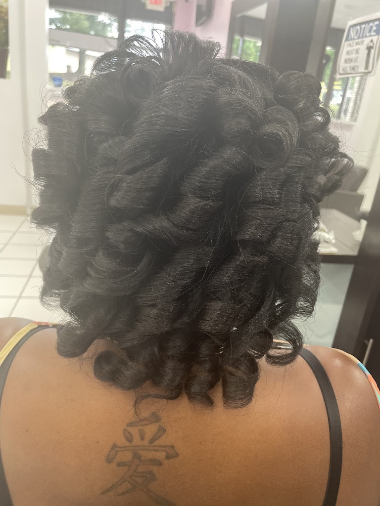 J & R DOMINICAN SALON 20743