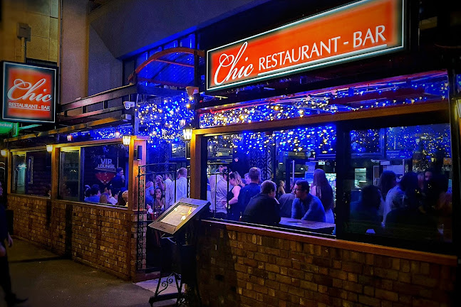 Chic Restaurant - Bar