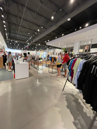 Sportswear Store «lululemon», reviews and photos, 2223 N Westshore Blvd #264, Tampa, FL 33607, USA