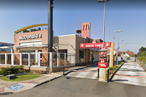 Mc Donald's Pinhais (João Lepoldo Jacomel) image