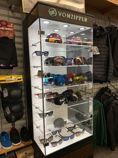 Sporting Goods Store «Southport Rigging Inc», reviews and photos, 2926 75th St, Kenosha, WI 53143, USA