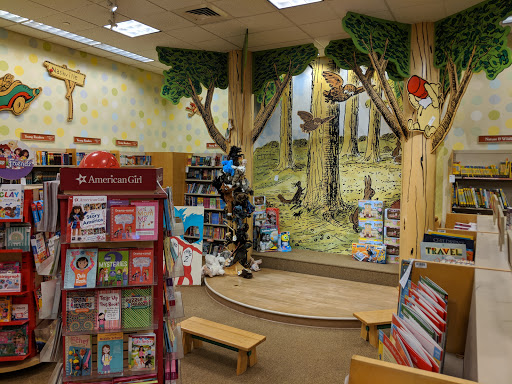 Book Store «Barnes & Noble», reviews and photos, 100 W Bridge St, Homestead, PA 15120, USA