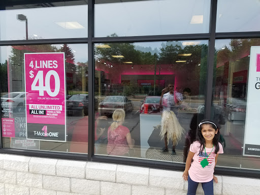 Cell Phone Store «T-Mobile», reviews and photos, 5232 Dempster St, Skokie, IL 60077, USA