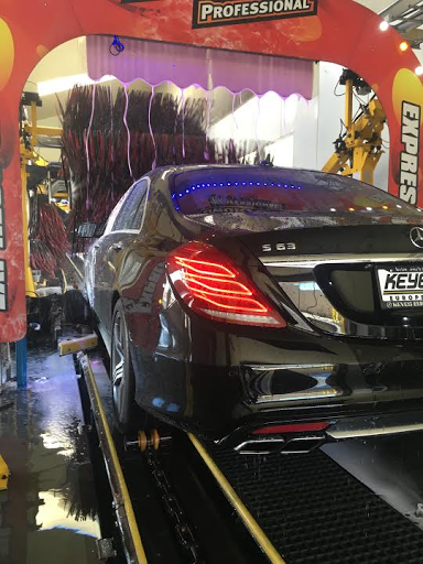 Car Wash «In-N-Out Express Car Wash Inc», reviews and photos, 13310 Sherman Way, North Hollywood, CA 91605, USA