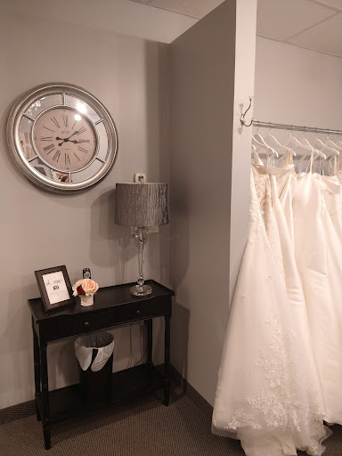 Bridal Shop «Luxe Bridal Couture», reviews and photos, 3918 Cedar Grove Pkwy, Eagan, MN 55122, USA