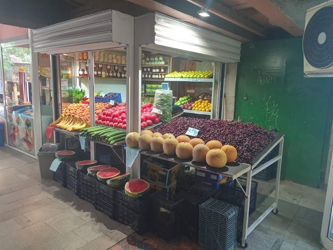 Отзиви за Плодове и зеленчуци в подлеза в София - Супермаркет