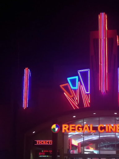 Movie Theater «Regal Cinemas Modesto 10», reviews and photos, 3969 McHenry Ave, Modesto, CA 95356, USA