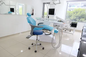 Dentist Travel Turkey - Dental Implant, Zirconium Crown | Kusadasi image