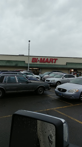 Department Store «Bi-Mart», reviews and photos, 2900 Haworth Ave, Newberg, OR 97132, USA